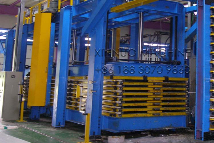 Discontinuous-polyurethane-sandwich-panel-machinery