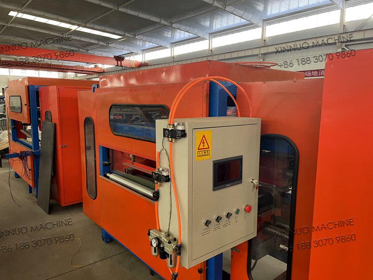 Sandwich panel cutting equipment