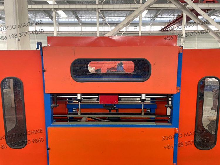 Sandwich panel cutting system