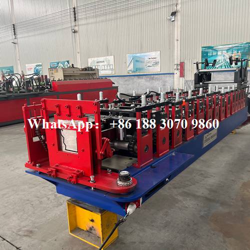 manual gutter machine main body roll forming structure
