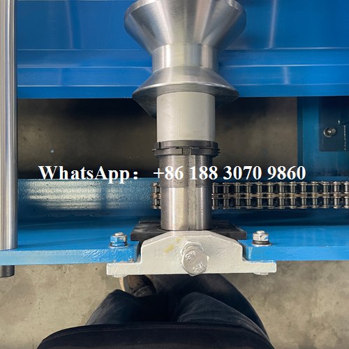 IBR roof sheeting machine shaft transmission system